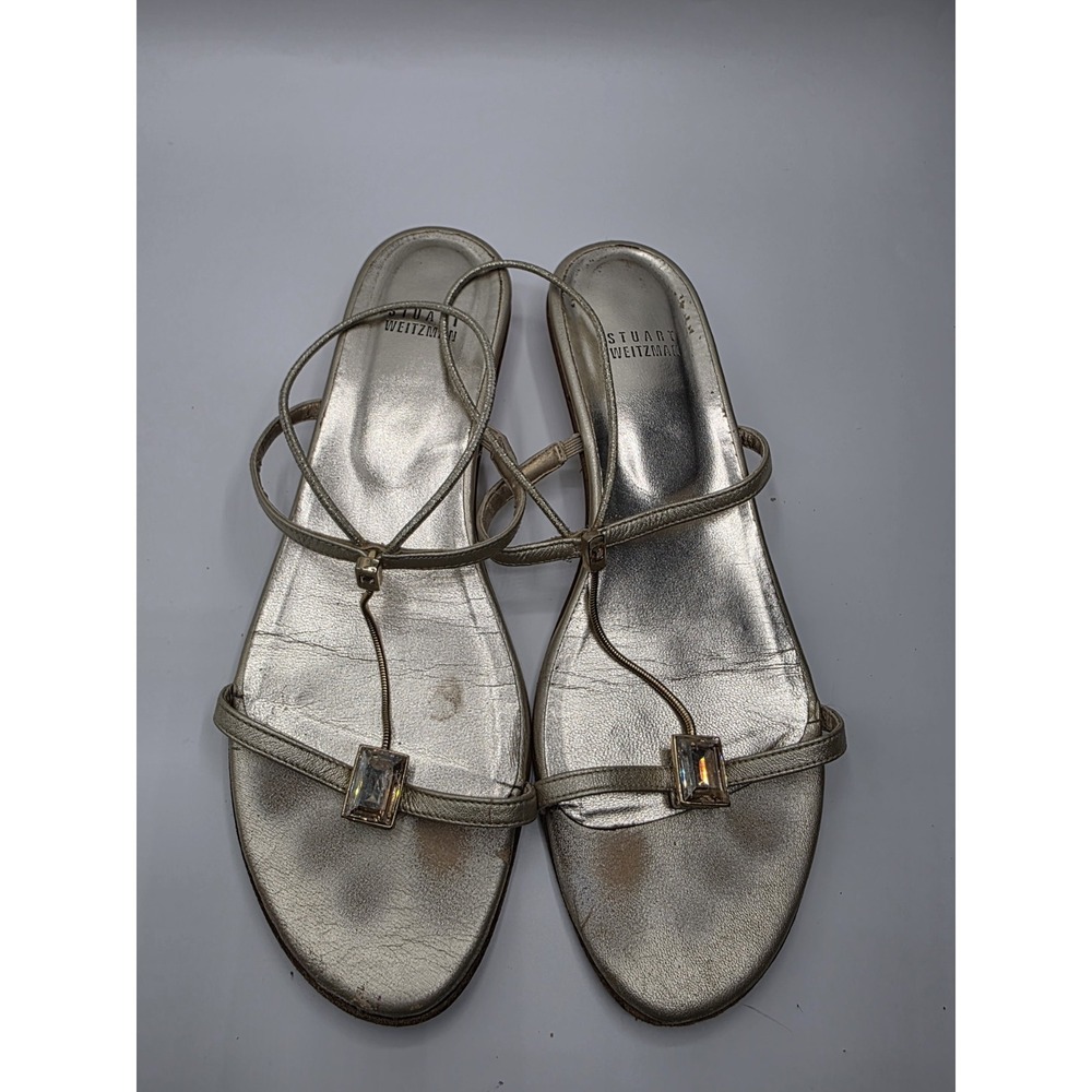 Stuart Weitzman evening sandals thin metallic gold straps a prominent square Sz8